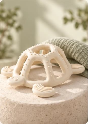 Silikon Beißring – Turtli in Oat Cream – Kampagnenmotiv